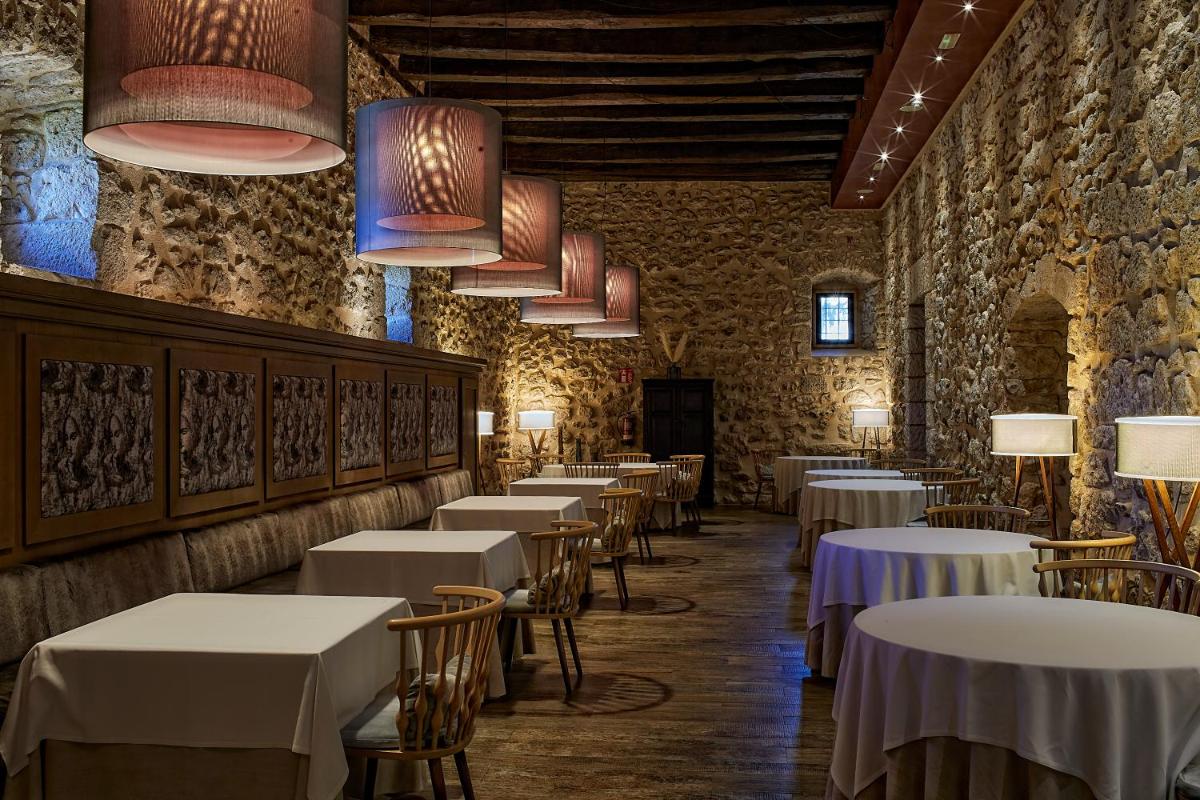 Un restaurante o sitio para comer en Castilla Termal Monasterio de Valbuena