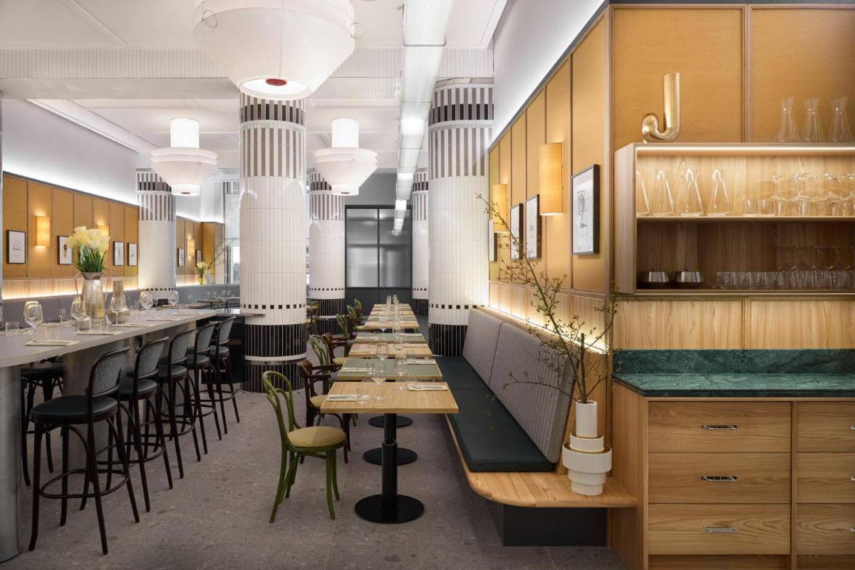 Lounge oder Bar in der Unterkunft Kimpton Main Frankfurt by IHG