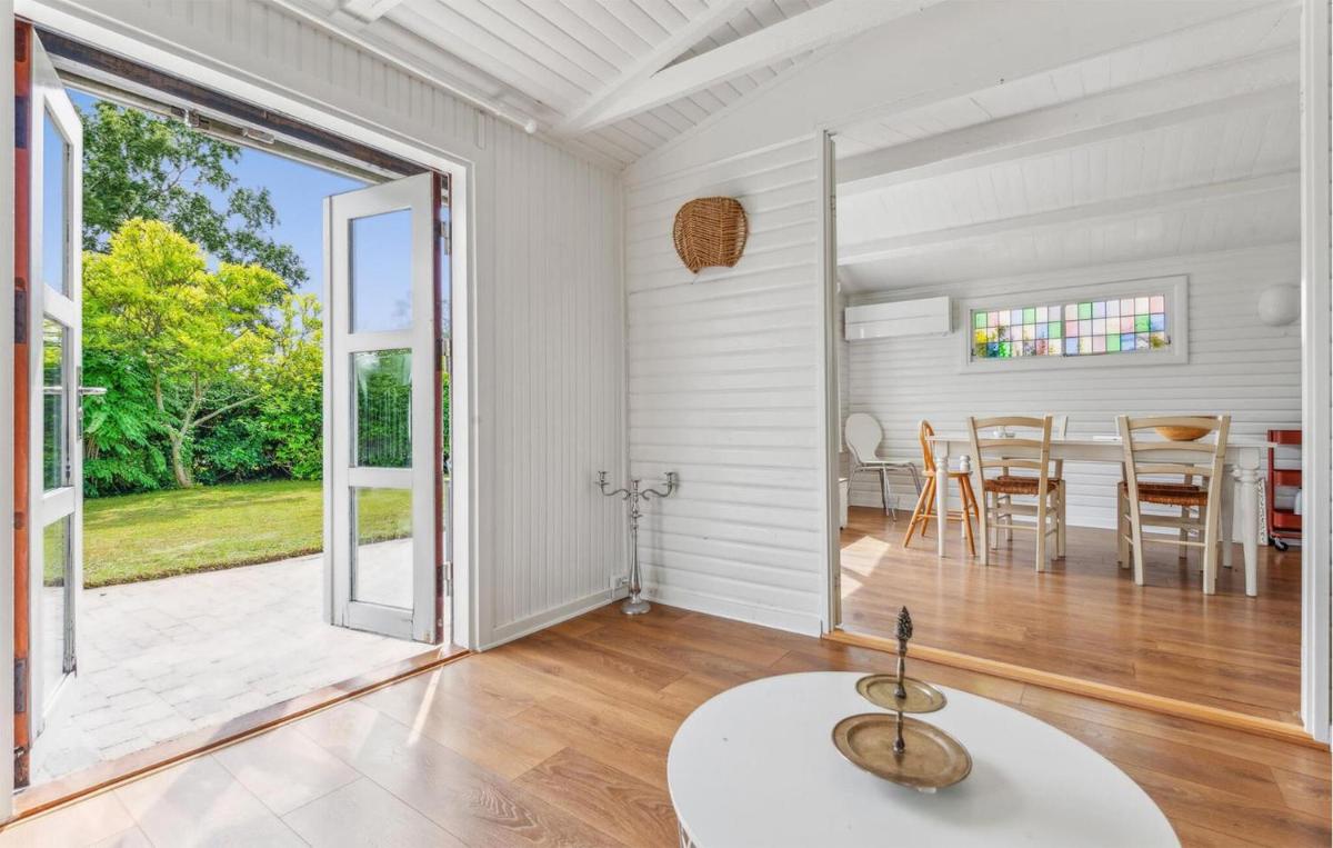 Amazing Home In Rødvig Stevns With Wifi - Housity