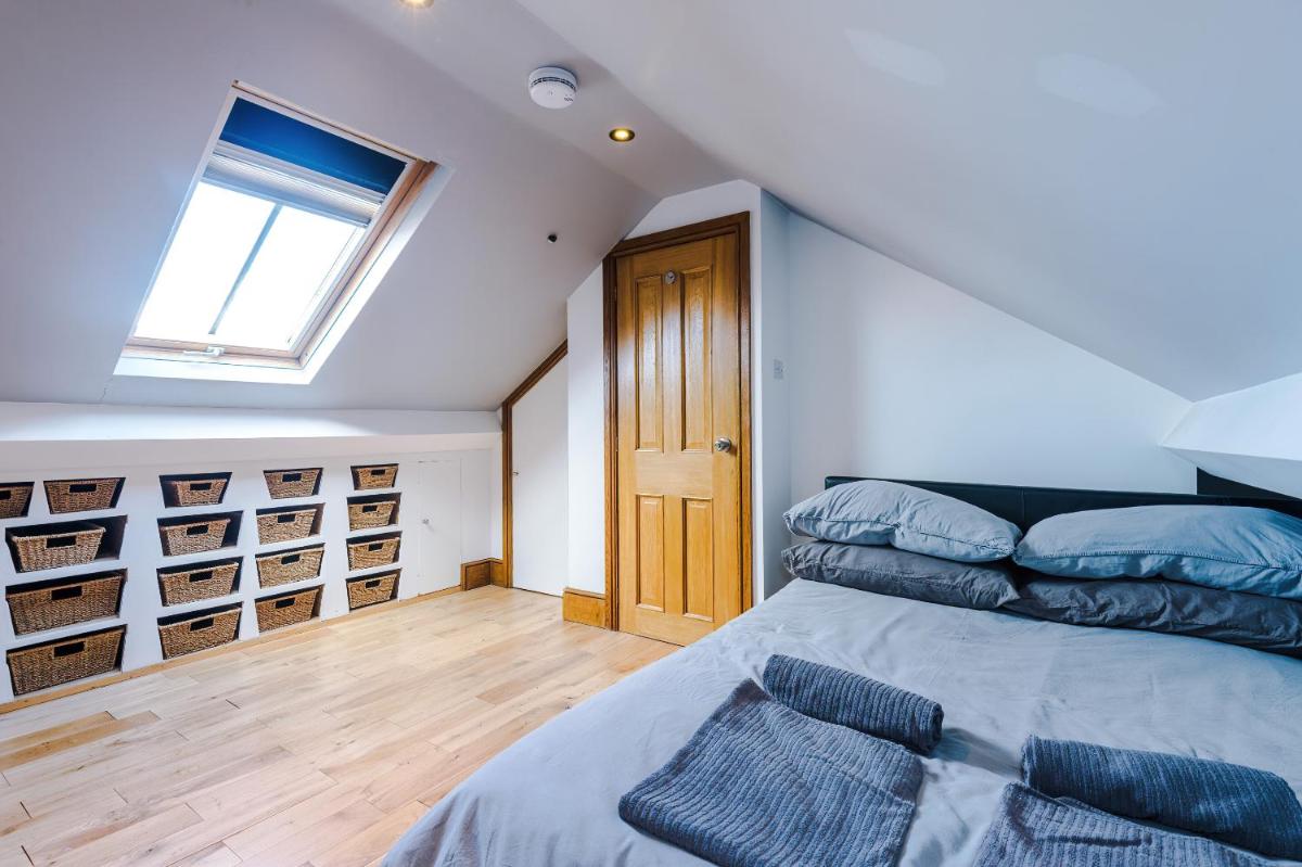 The Knutsford Townhouse by Staycay - Housity