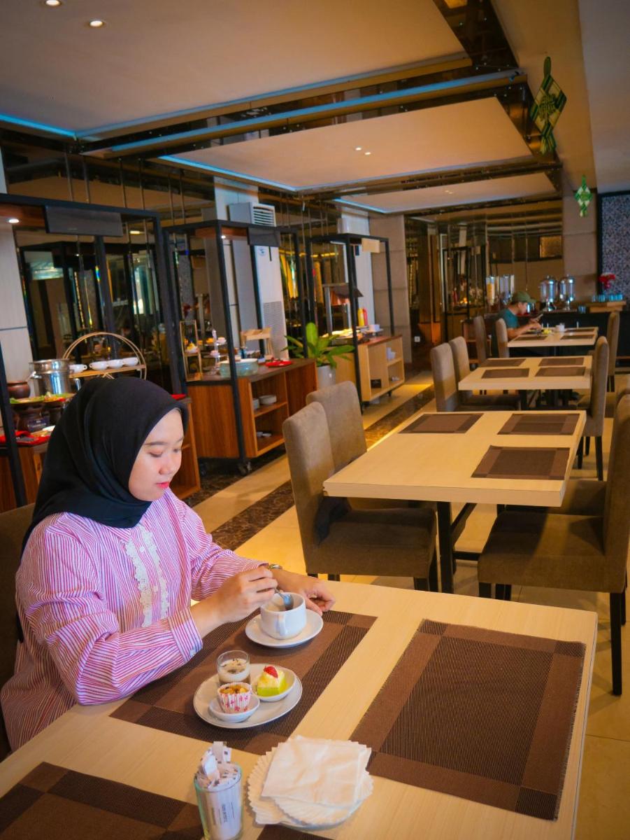 Hotel Nirwana Pekalongan - Housity