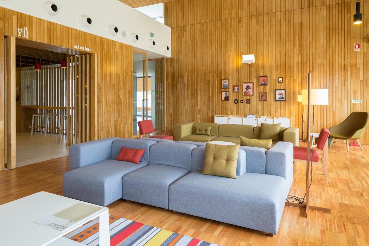Uma área de estar em Hotel Minho