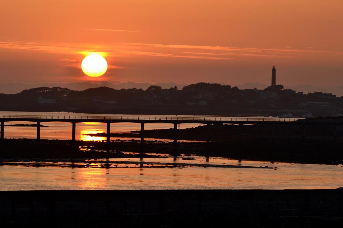 Hotel Mercure Roscoff Bord De Mer - Housity