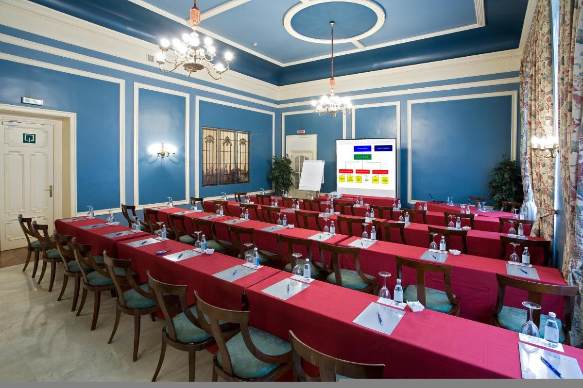 Zona business o sala de conferencias en Hotel Carlton