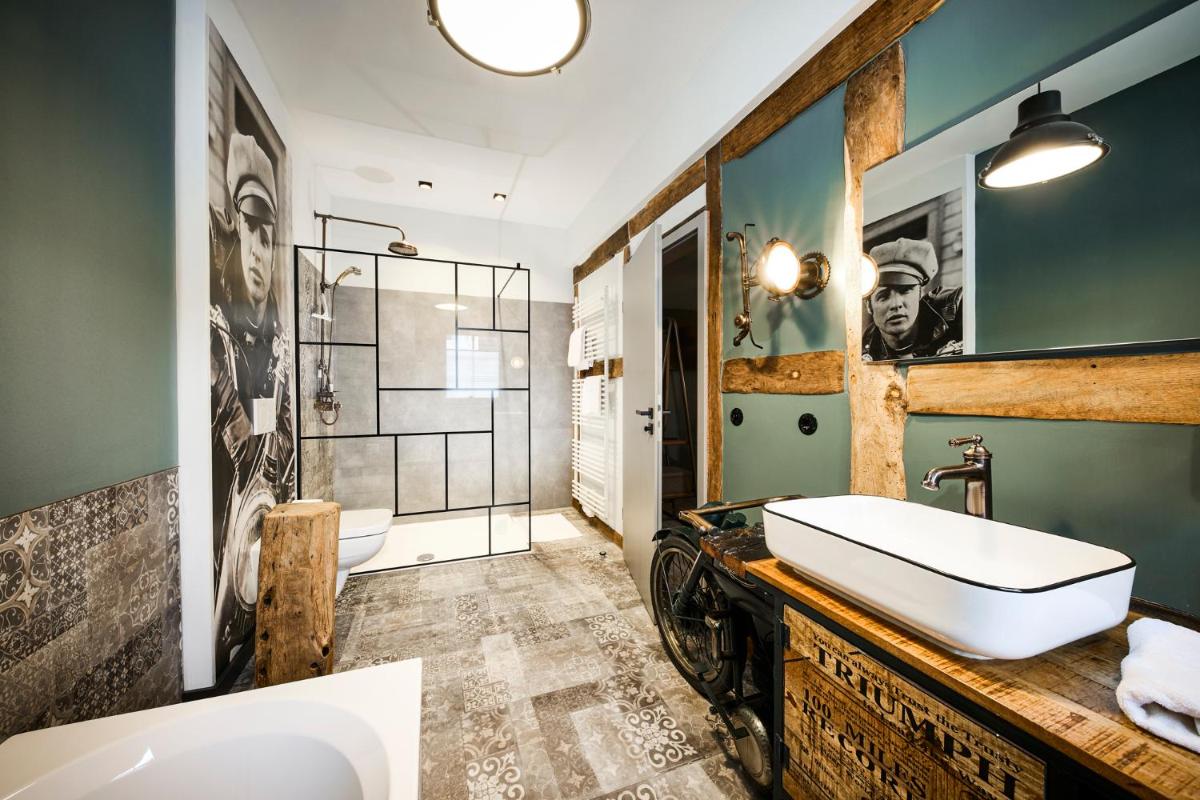 Hotel Alte Schule - Housity
