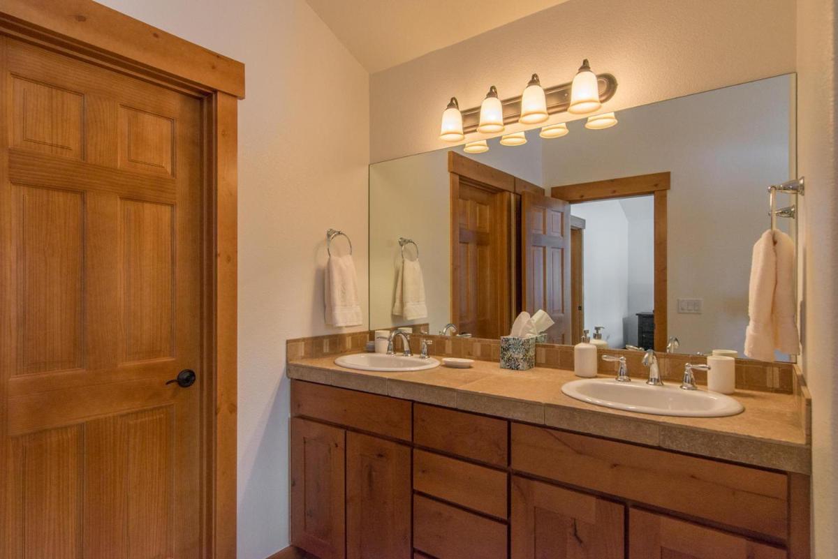 Fickes by Tahoe Truckee Vacation Properties - Housity
