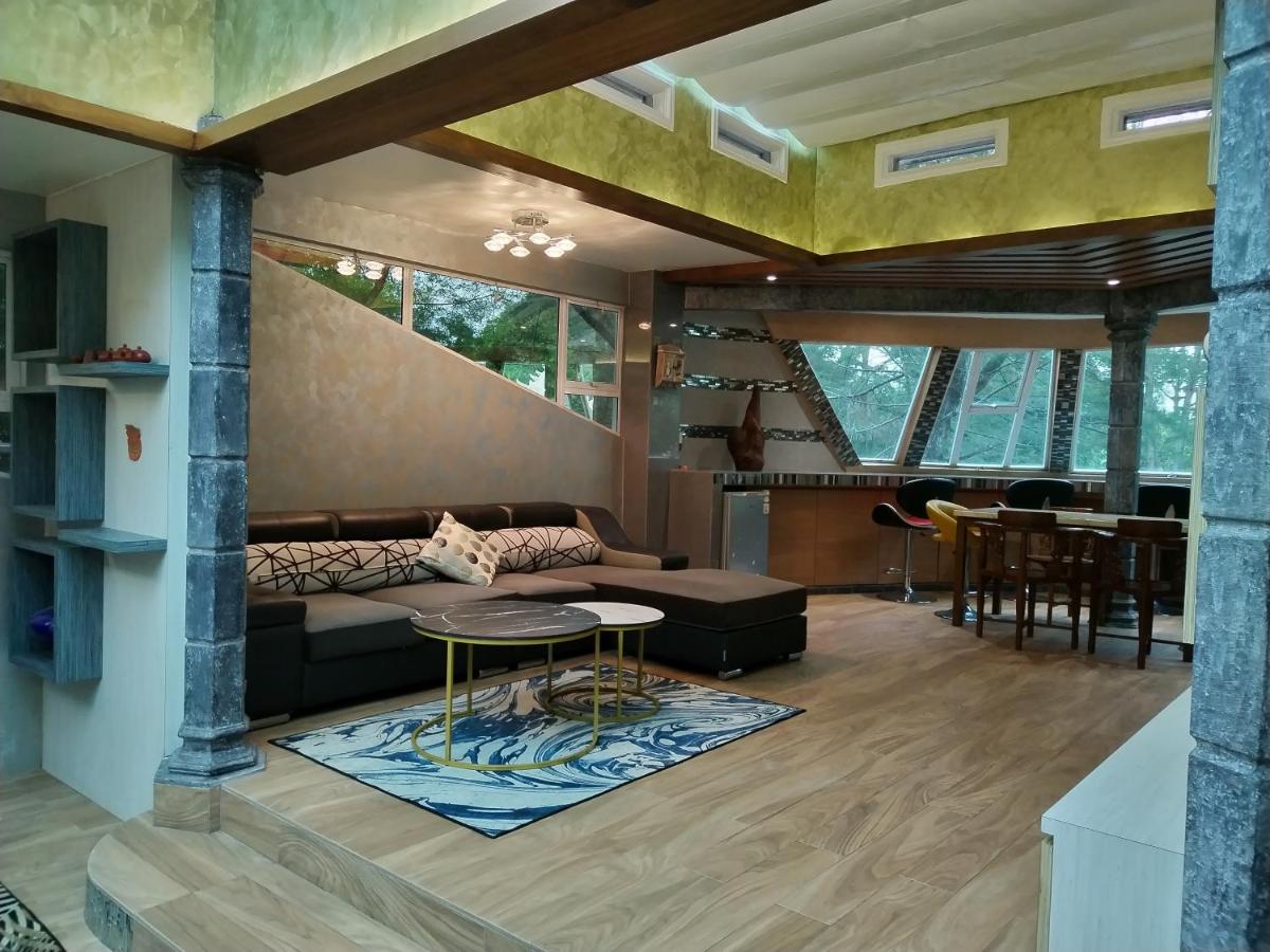 Rocky Farm - Housity