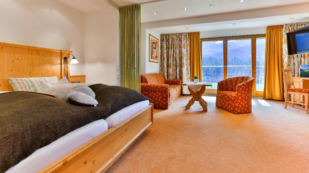 Tourist Hotel Boehm - Housity