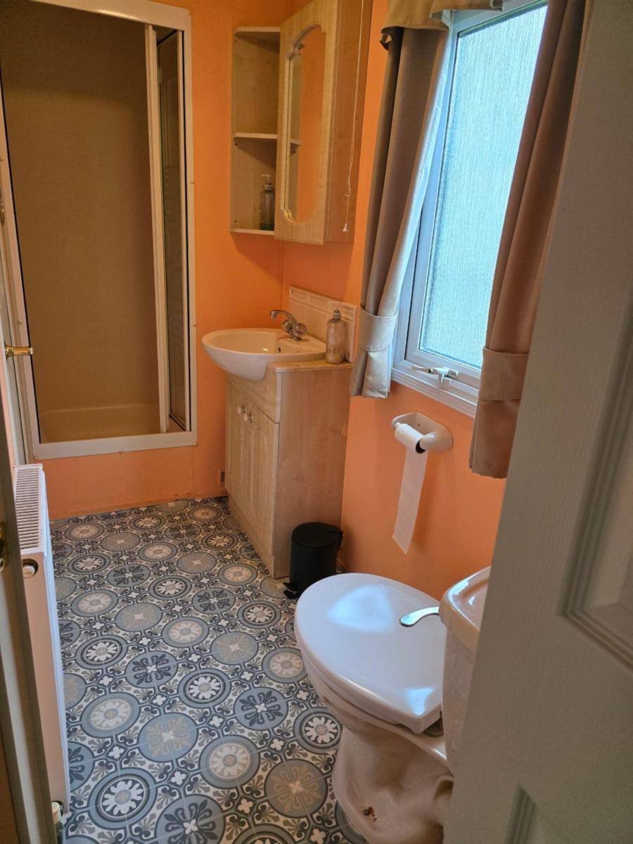 Beautiful 2 bedroomed mobile home - Housity