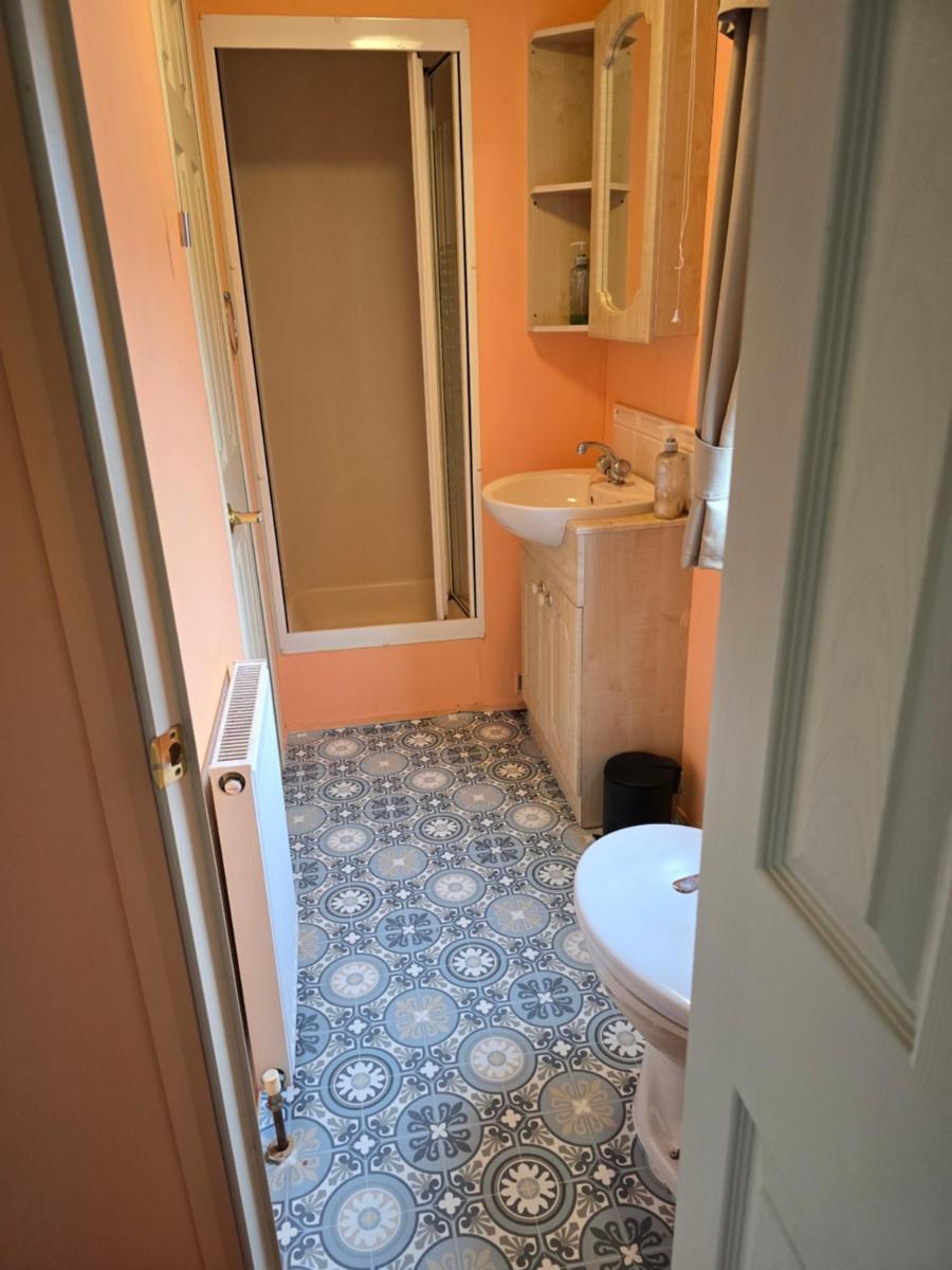 Beautiful 2 bedroomed mobile home - Housity