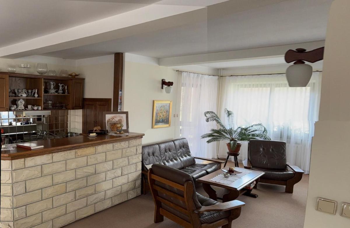 Pensjonat Rezydencja Zuzanna Bed&Breakfast Sucha Beskidzka - Housity