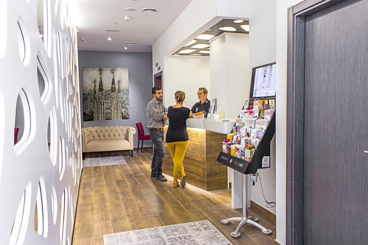 Apart-Suites Hostemplo - Housity