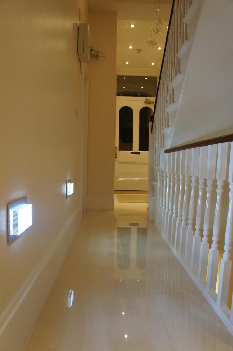 Sapphire Hotel London - Housity