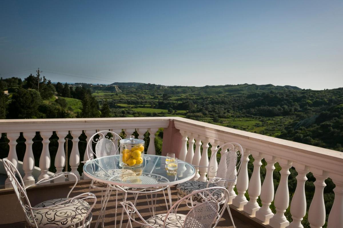 Suitetrails - Villa Athinais