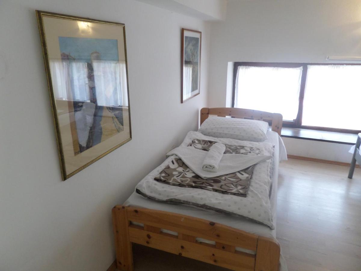 River Apartment - Housity