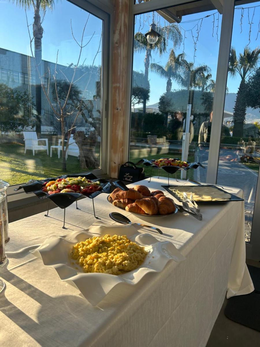 Hotel Villa Ruggiero - Housity