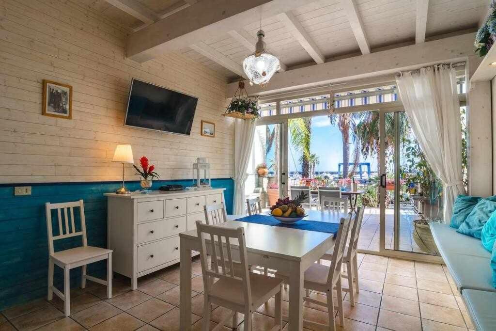 Casa delle Zammare Fronte mare centro storico - Housity
