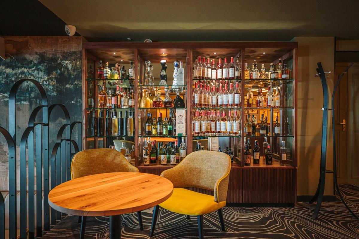 Salon ou bar de l'établissement Hotel Atlantic
