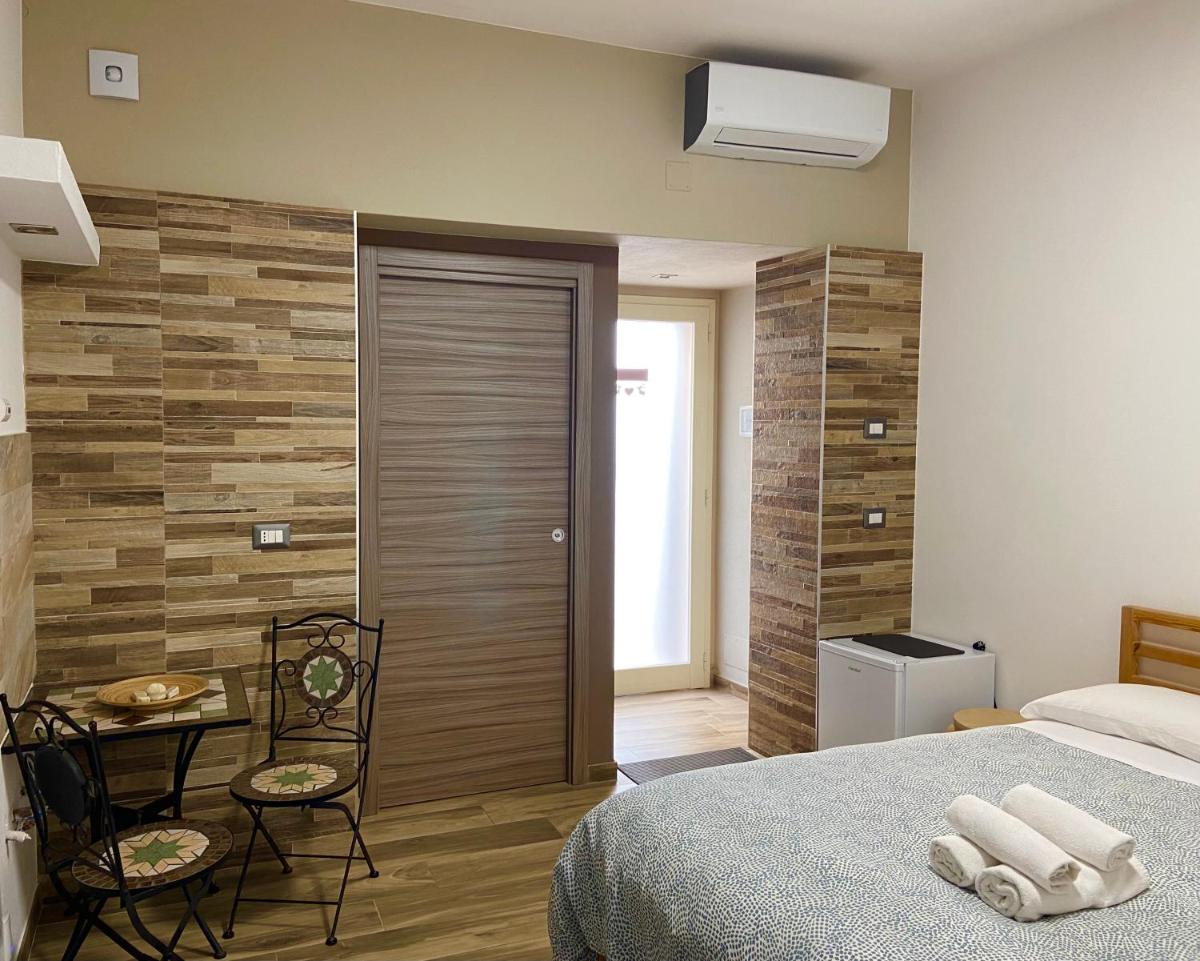 Annette Rooms - Hizvo