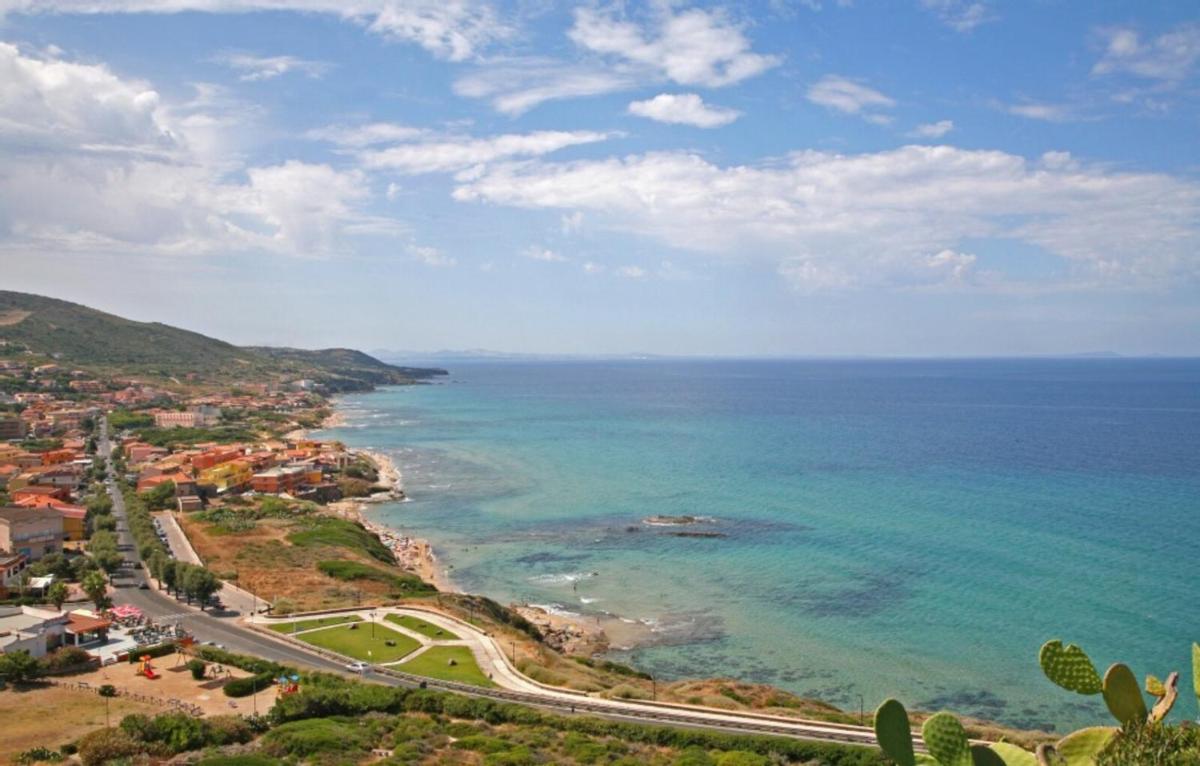 Mes'e Làmpadas - Housity