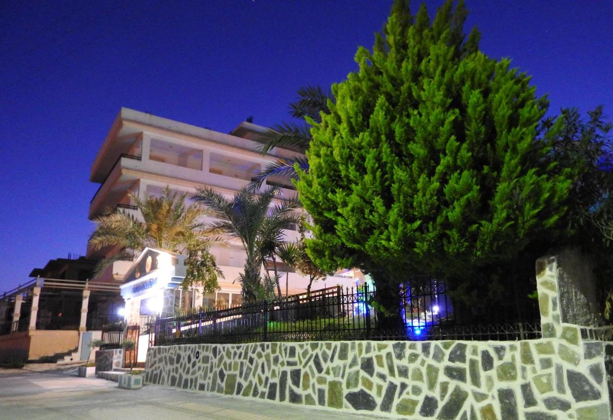 Farkia Exclusive Studios - Housity
