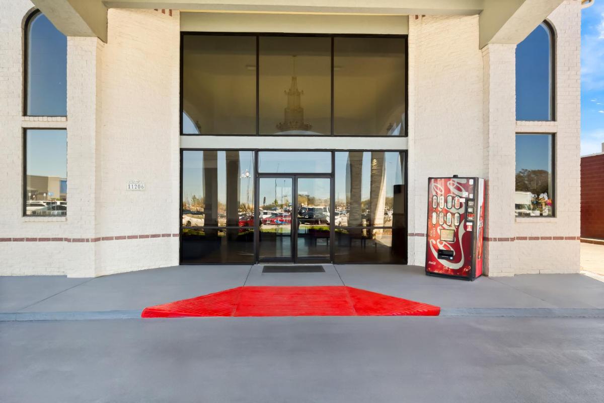 Red Roof Inn Stafford, TX - Housity