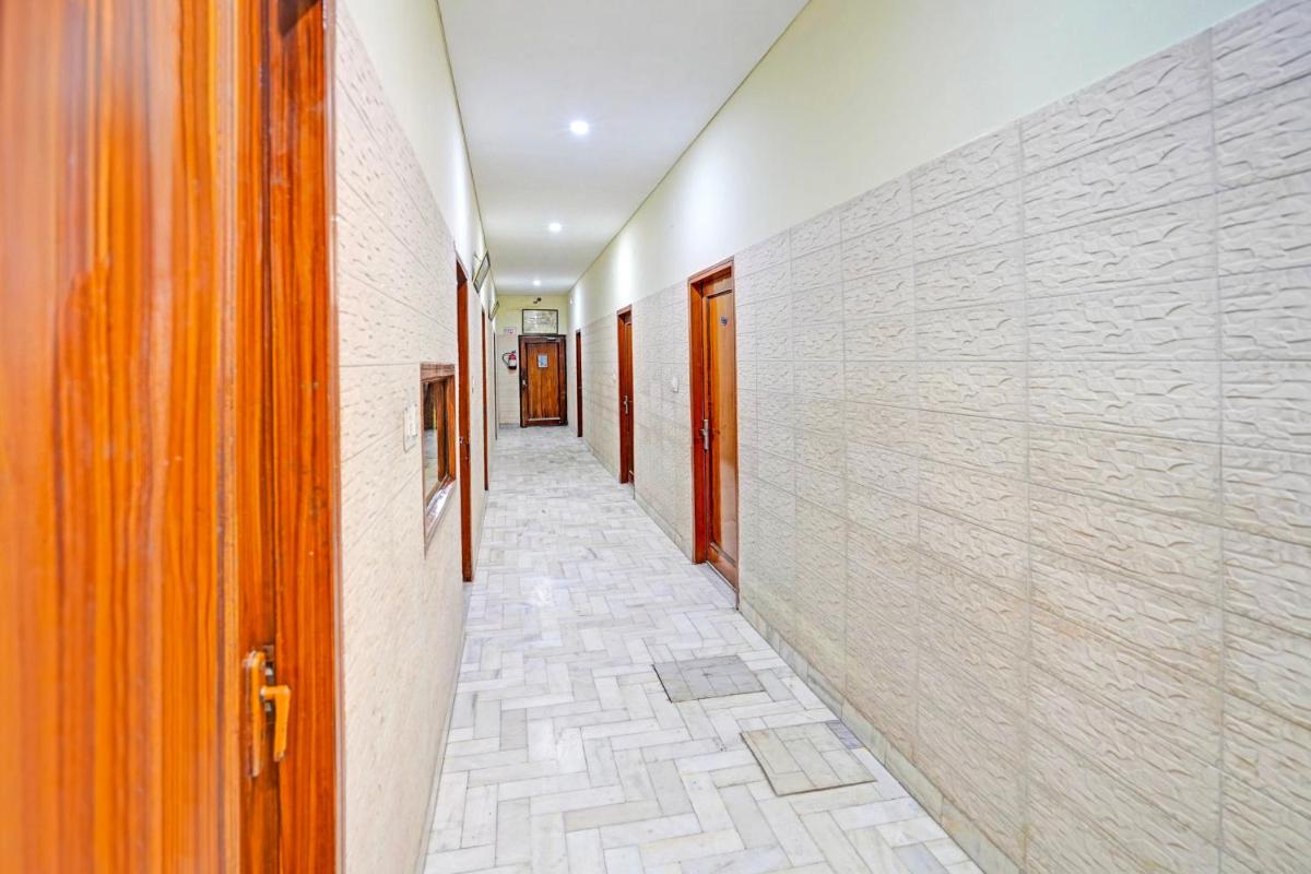 Super Collection O Mathura Near Railway Station - Housity