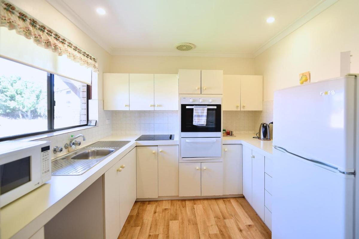 Seaview Beach Apartment - Housity