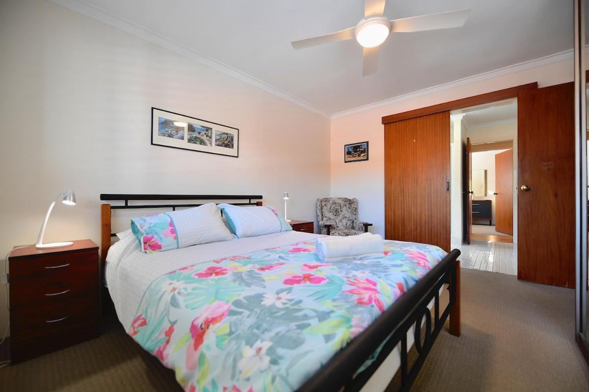 Seaview Beach Apartment - Housity