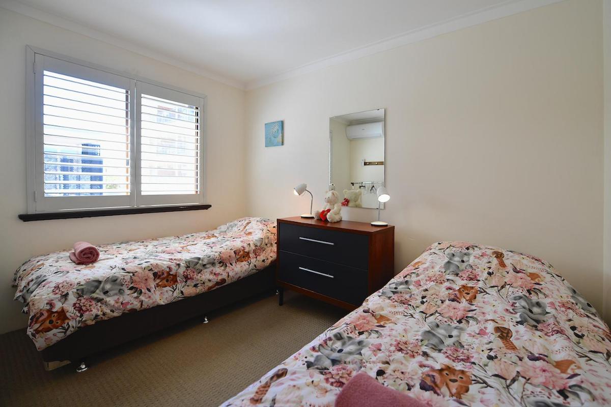 Seaview Beach Apartment - Housity