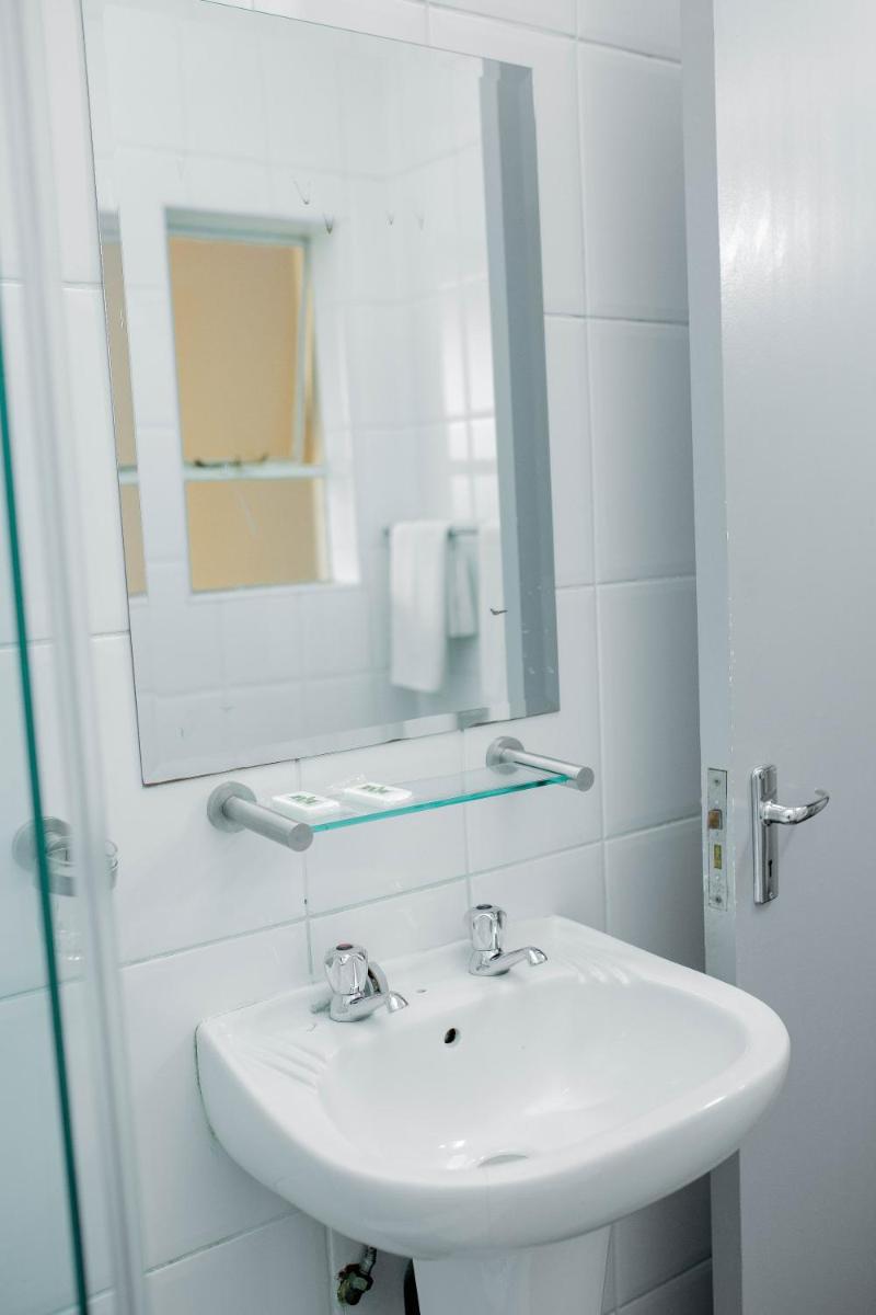 Vetho 2 Apartments OR Tambo Airport - Housity