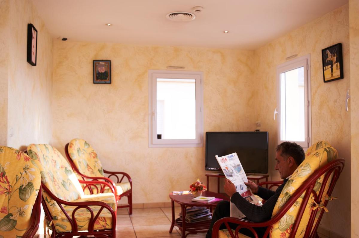 Relais De La Grange - Housity