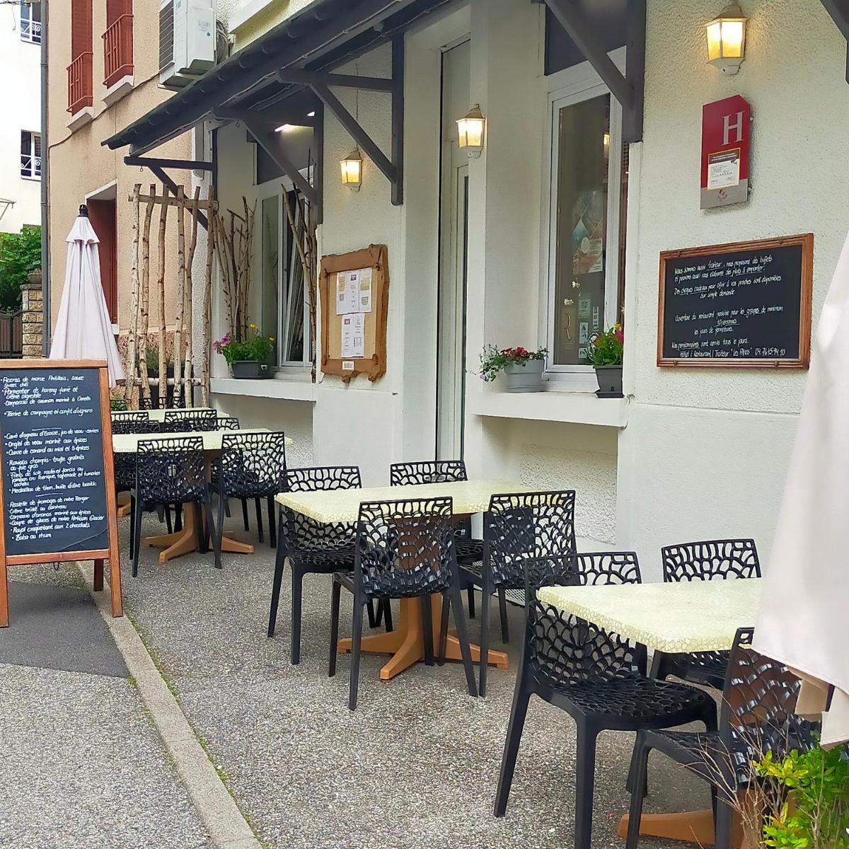Hotel Les Alpes - Housity
