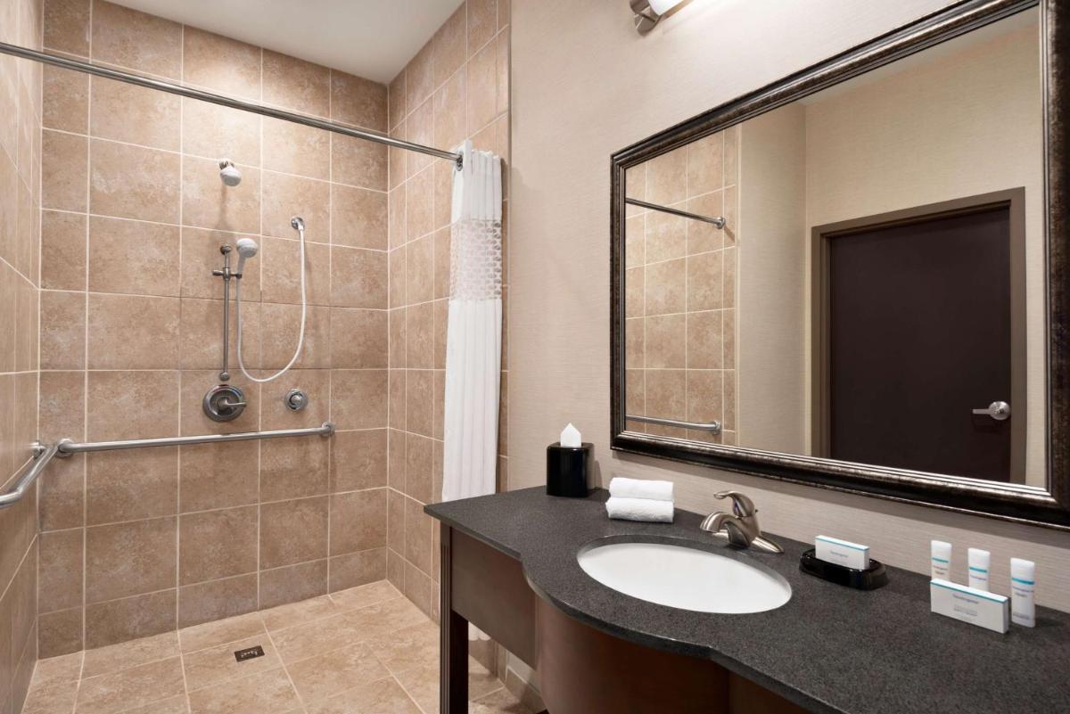 Hampton Inn & Suites - Mansfield - Housity