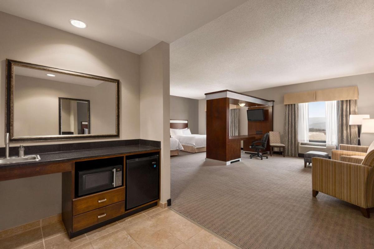Hampton Inn & Suites - Mansfield - Housity