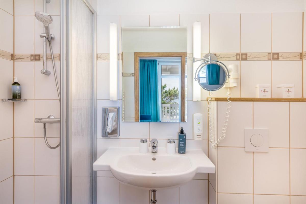 Strandhotel zur Promenade - Housity