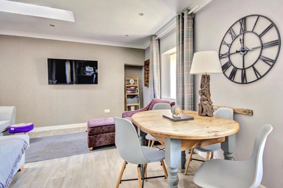 Thistle Apartment Golspie - Housity