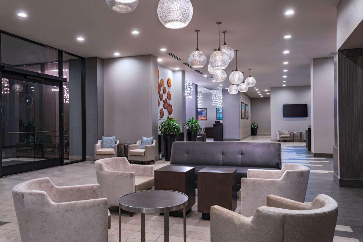 Hilton Houston Plaza/Medical Center - Housity