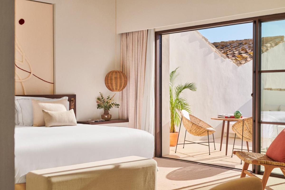Cama o camas de una habitación en La Zambra Resort Mijas - Marbella - The Unbound Collection by Hyatt