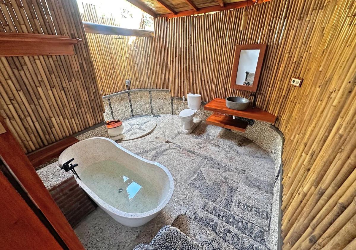 Lagoona Beach Bungalows - Eco Bungalows Batukaras - Housity
