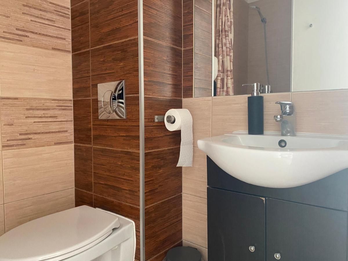 Hostel Przed Świtem - Housity