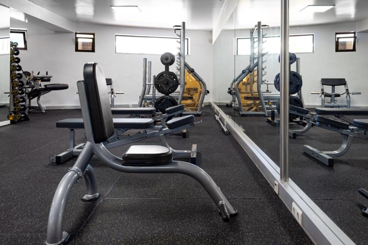 O centro de fitness e/ou as comodidades de fitness de Browns Sports Resort