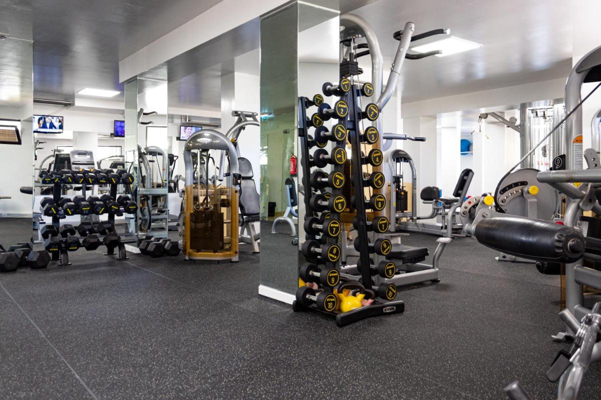 O centro de fitness e/ou as comodidades de fitness de Browns Sports Resort