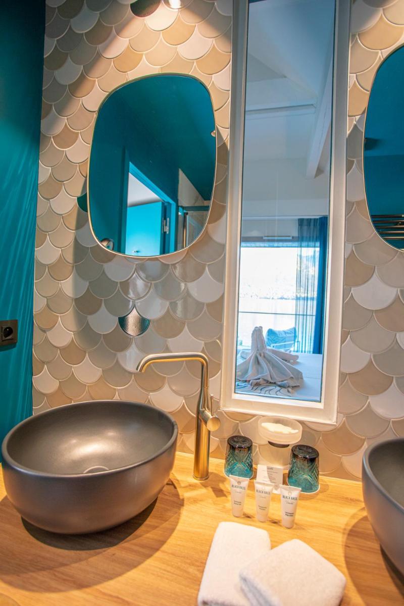 Salle de bains dans l'établissement Black Bass Hotel