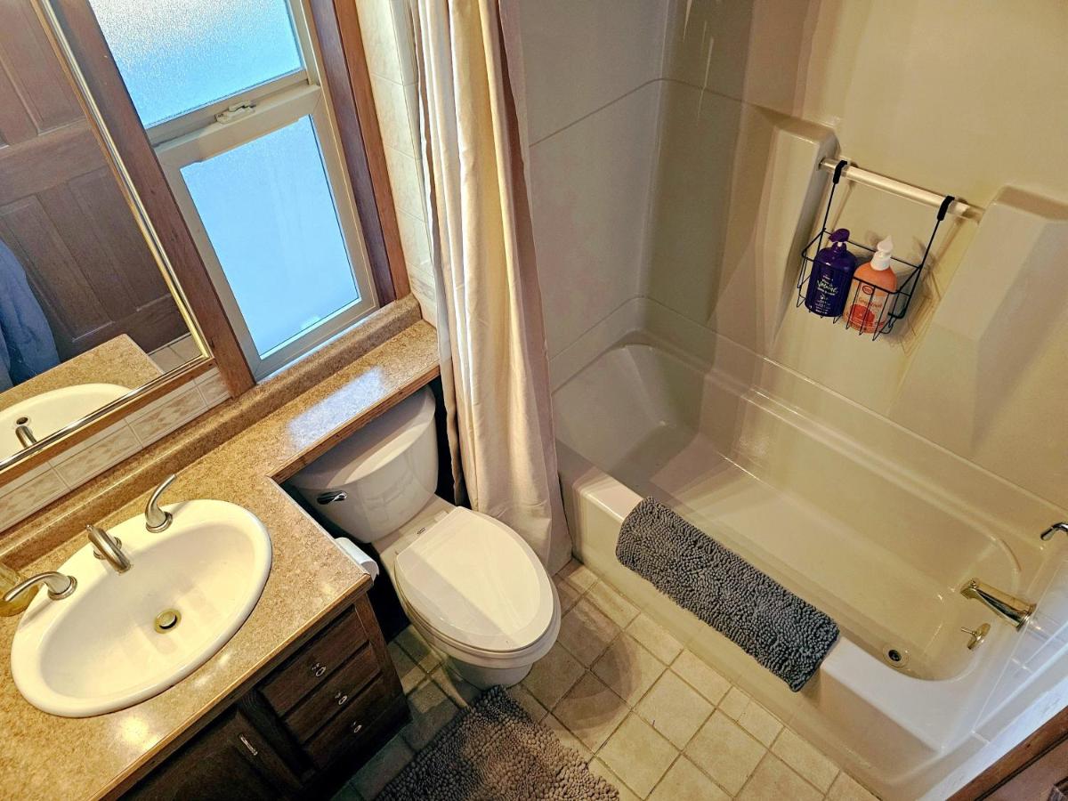 Private 2BR Amazing Lake Sammamish Views - Housity