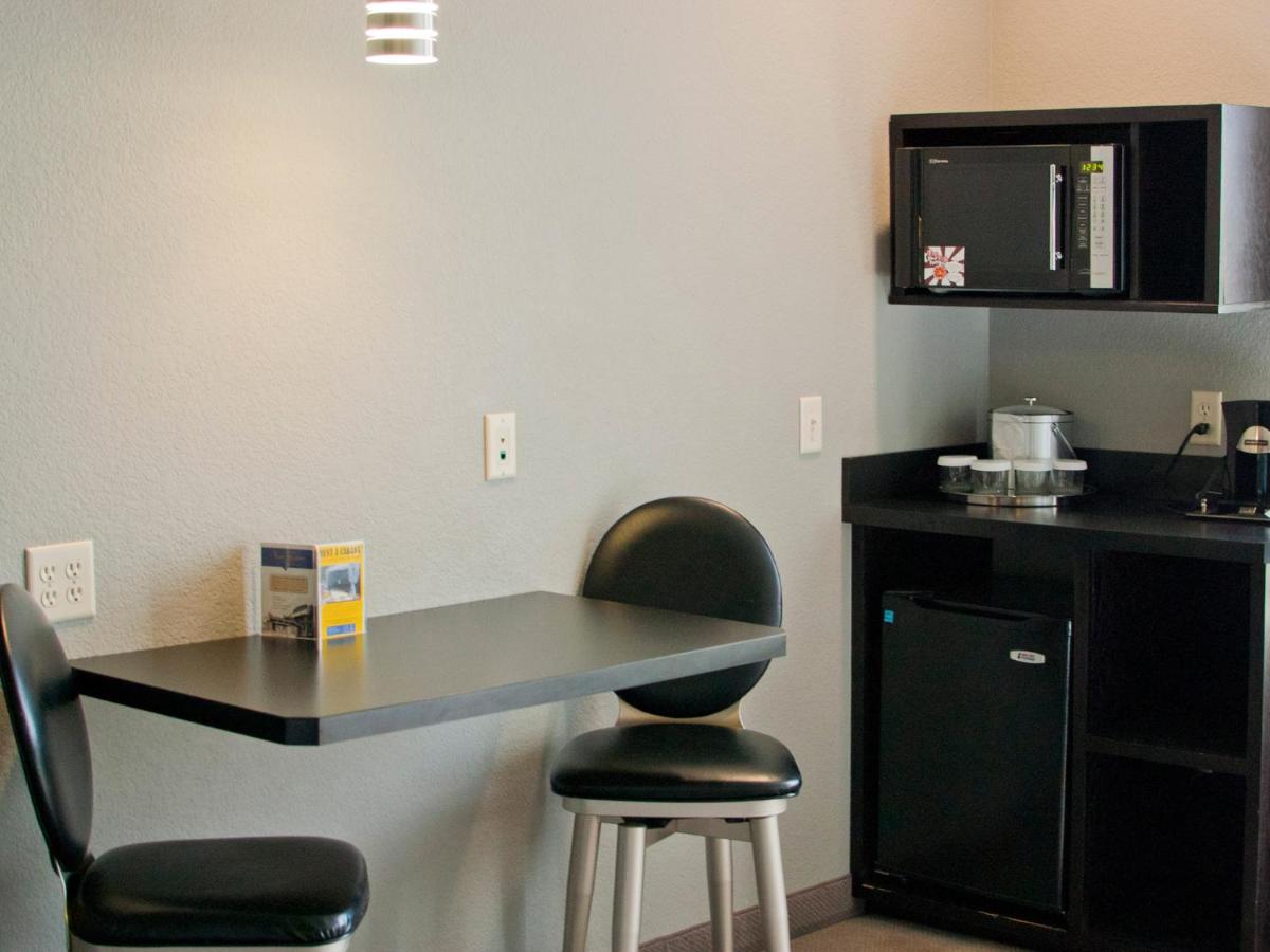 Metropolis Resort - Eau Claire - Housity
