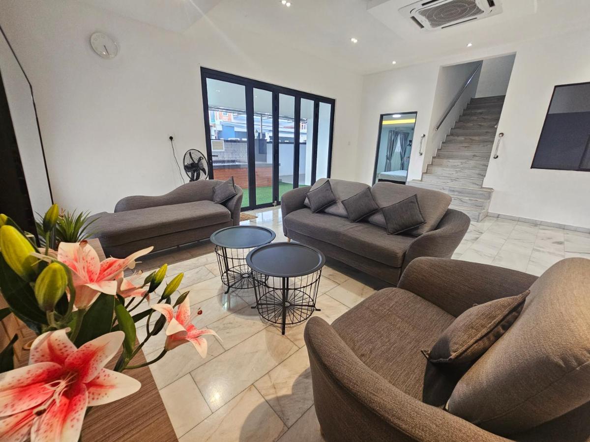 Melody Whole Or Suite Room - Housity