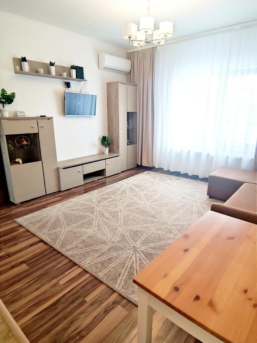 Charming apartment in villa - Housity