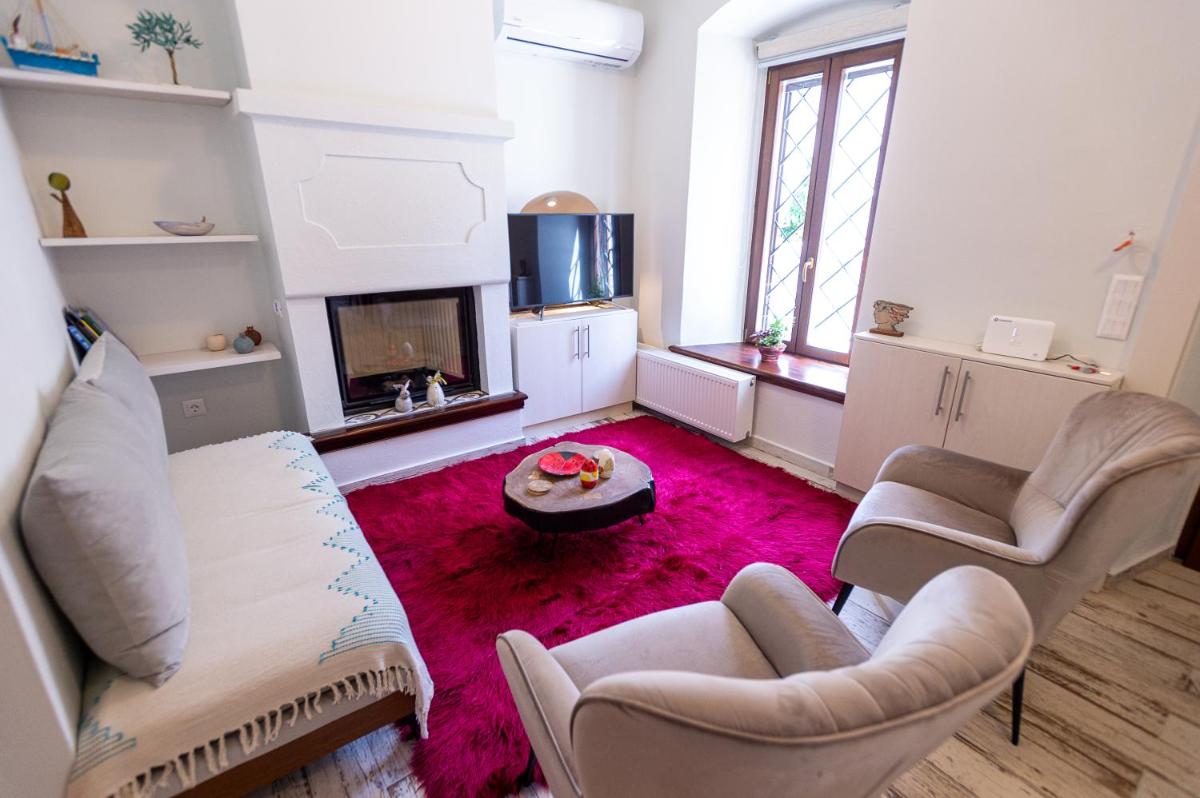 Ιkia Zmas - Housity