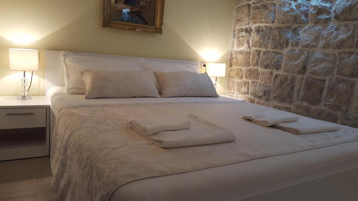 Rooms Valentino - Housity